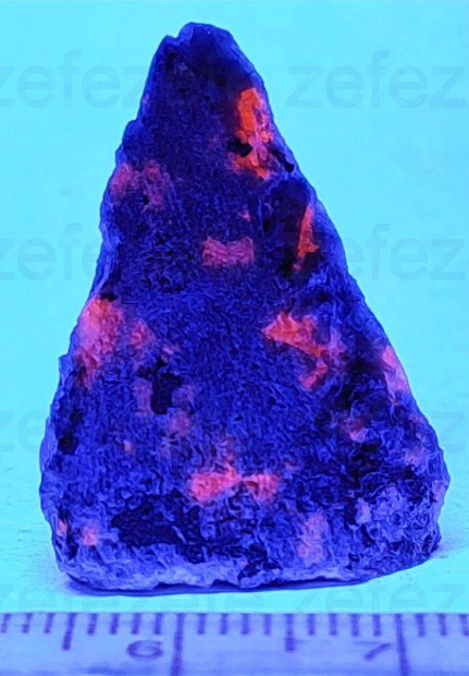 Vilgt UV svny - Sodalite-syenite yooperlite svny (158.)