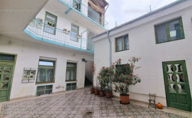 Vil�gos, b�torozott mini garzon - Fecske utca, Csarnok negyed