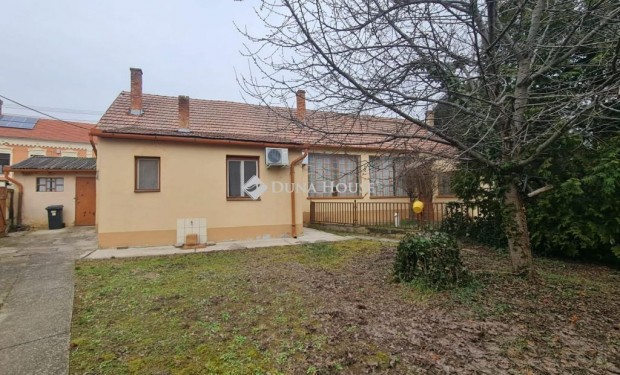 Vill�nyi elad� 128 nm-es h�z