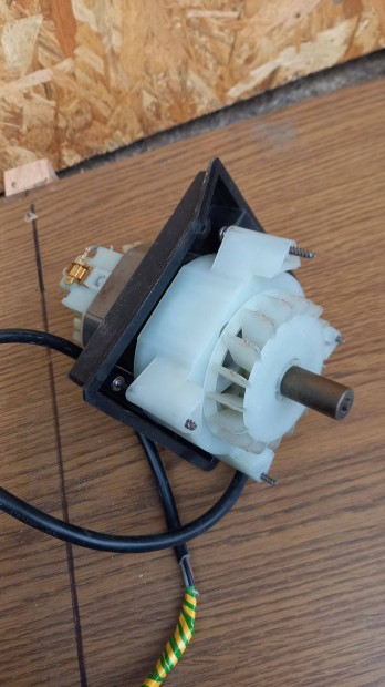 Villanymotor 1400 W