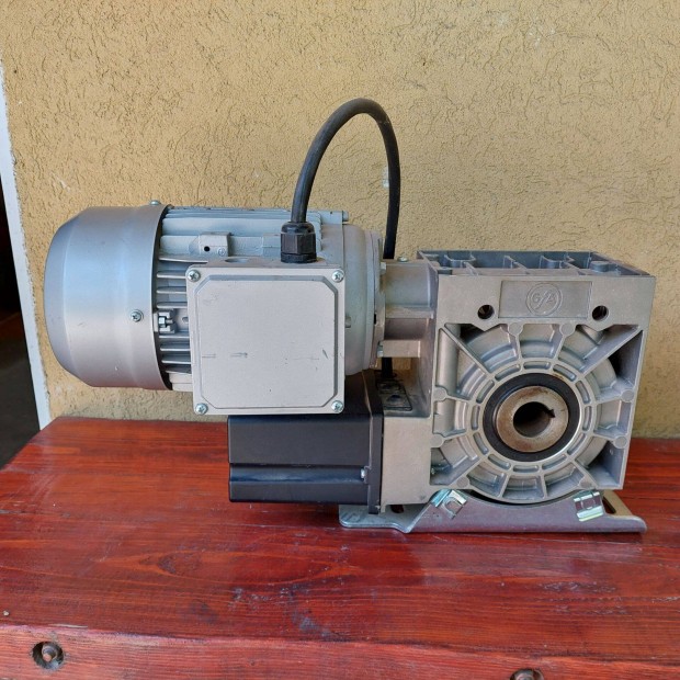 Villanymotor, hajt�m�vel