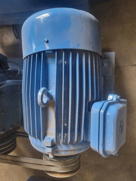 Villanymotor, talpas 15kw .2930 ford