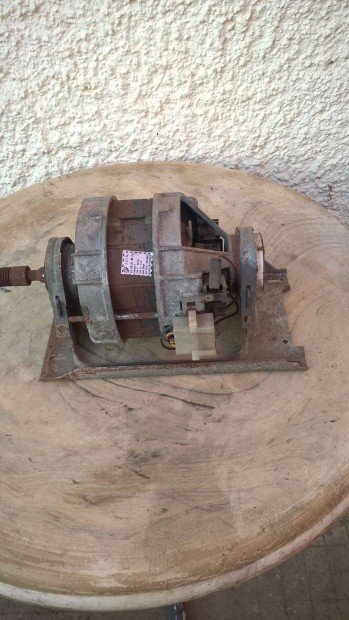 Villanymotor fellelt állapotban