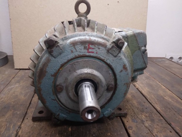 Villanymotor három fázisú.