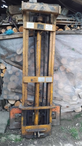 Vill�s targonca emel� szerkezet elad�