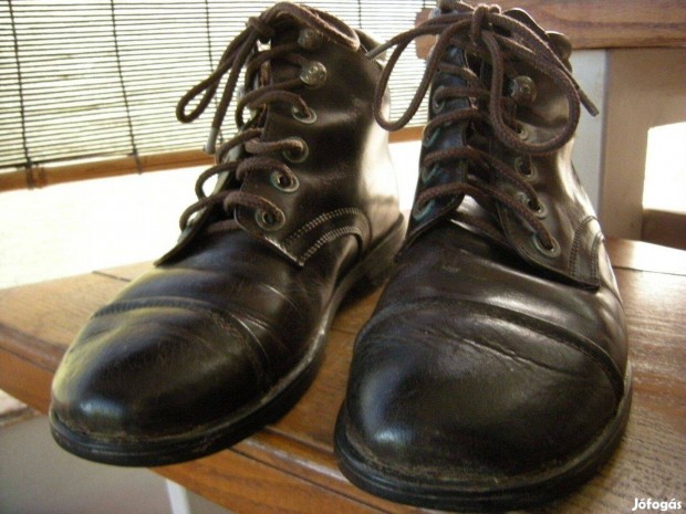 Vintage 40-es barna bokszbr magas szr cip