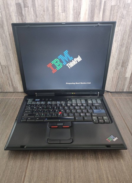 Vintage IBM Thinkpad R40 laptop