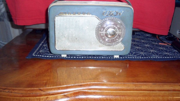 Vintage Minerva UKV hord vilgvev tranzisztor 1 telepes osztrk rdi