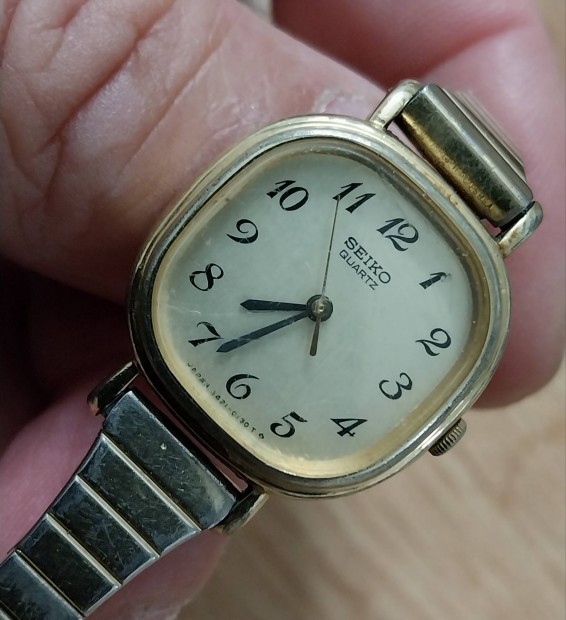 Vintage Seiko quartz ni karra 