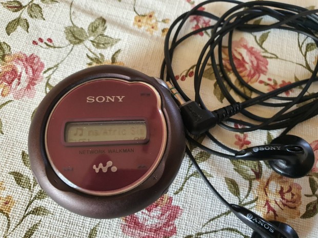 Vintage! Sony Walkman NW-E105