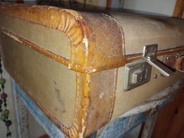 Vintage brnd koffer szvet s br
