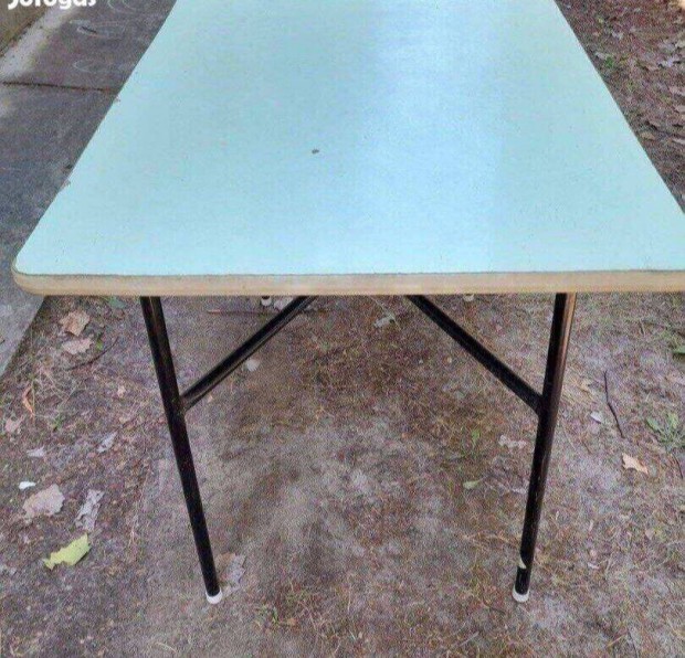 Vintage b�tor �tkez� kemping asztal