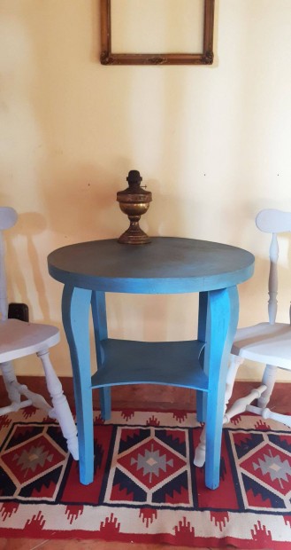 Vintage dohnyzasztal, rgi asztal, antik dohnyz - festett