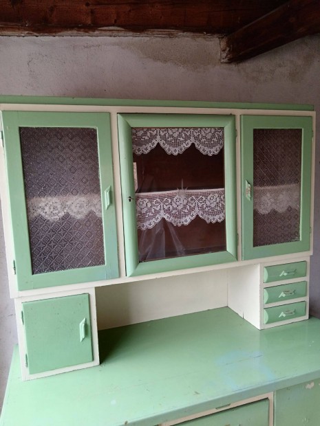 Vintage fa kredenc