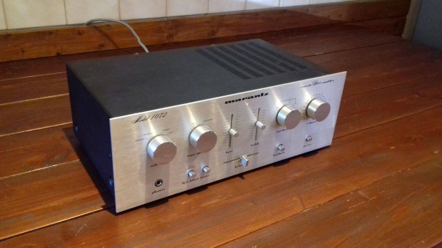 Vintage hifi Marantz 1072 erősitő