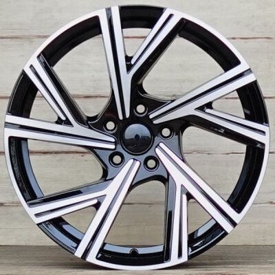 Viper Könnyűfém Fekete polír 8X18 112X66,6 ET45 CB 66,6 | alufelni |