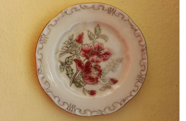 Virgos kistnyr, kicsi porceln tl (tmr: 8 cm) - Zsolnay