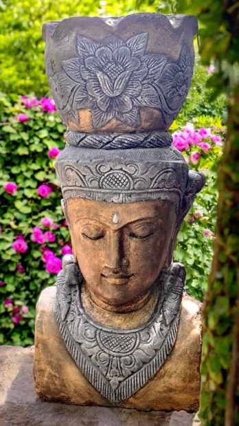 Virgtart Buddha mell szobor 