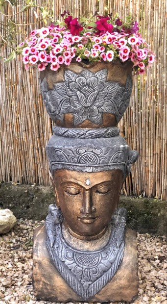 Virgtart Buddha mell szobor 