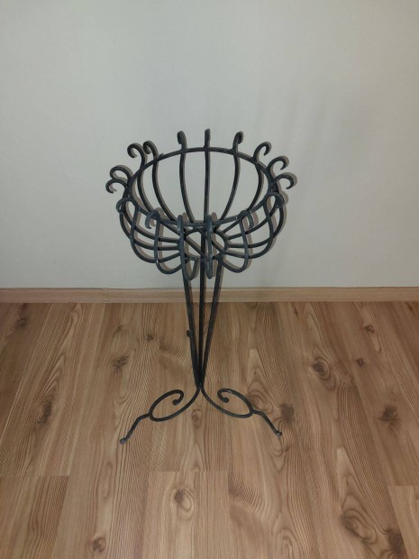 Virágtartó, szép kidolgozású, szép állapotban. 70 cm magas