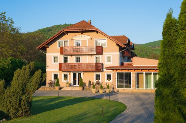 Visegrádi recepciós állás