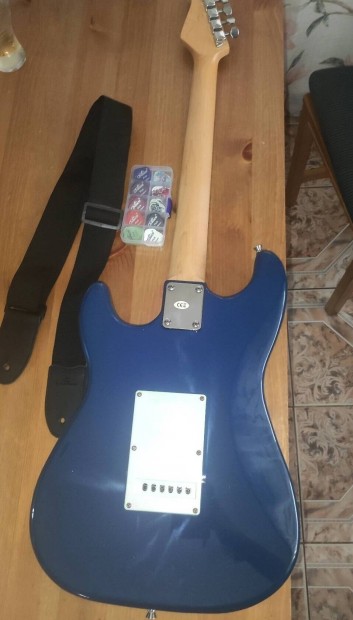 Vision elektromos gitár szettben eladó