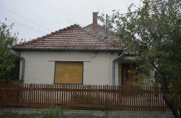 Visznek k�zs�gben 72 nm-es, fel�j�t�s alatt �ll� csal�di h�z elad�!