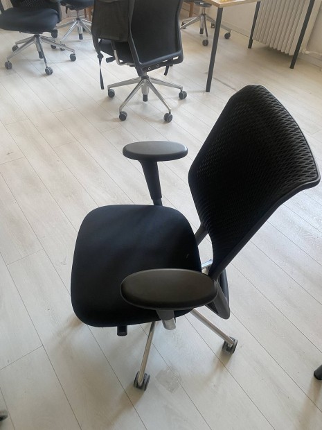 Vitra ID Mesh irodai szk fotel