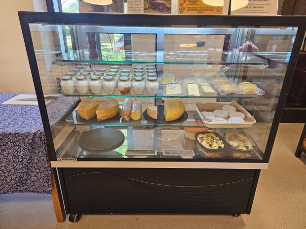 Vitrines, süteményes, látványhűtő Techfrigo Karina136