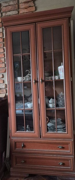 Vitrines fi�kos szekr�ny