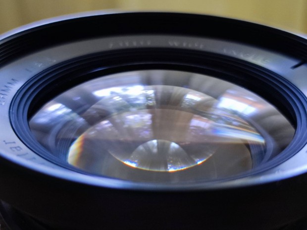 Vivitar 28mm f2.5 (M42)