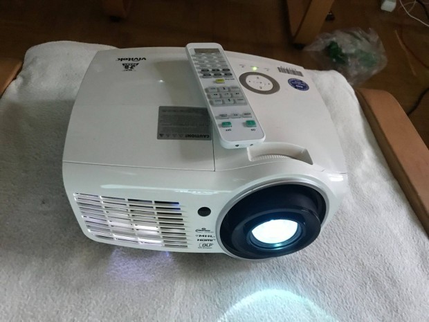Vivitek DH913 Fullhd 3D DLP 3500ANSI lumenes projektor eladó