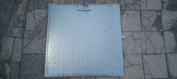 Vzra aknafedlap 60x60 elad 