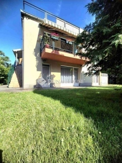 V�zparti Lak�s a R�mai Parton, Budapest 3. ker.