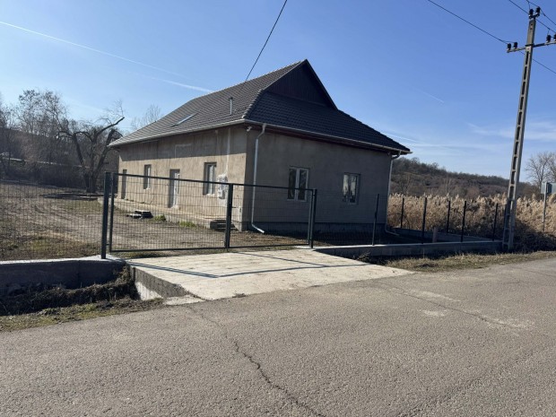 Vizsl�s csal�di h�z elad�