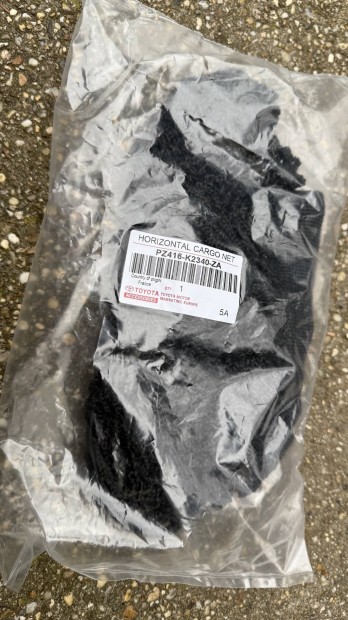 V�zszintes csomagr�gz�t� h�l� csomagtart�ba