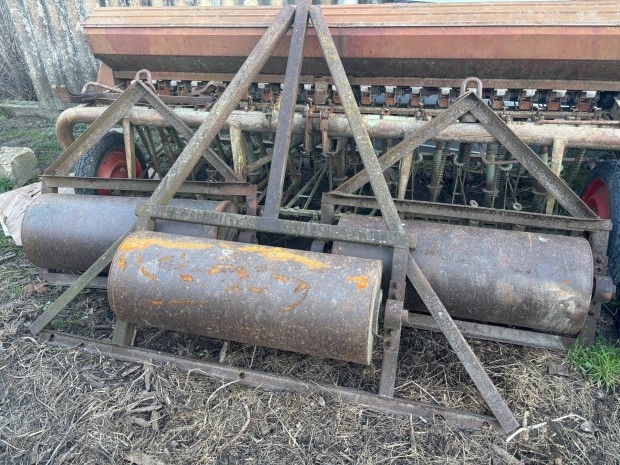 V�zzel felt�lthet� t�m�r�t� henger jav�t�sra szorul� �llapotban elad�