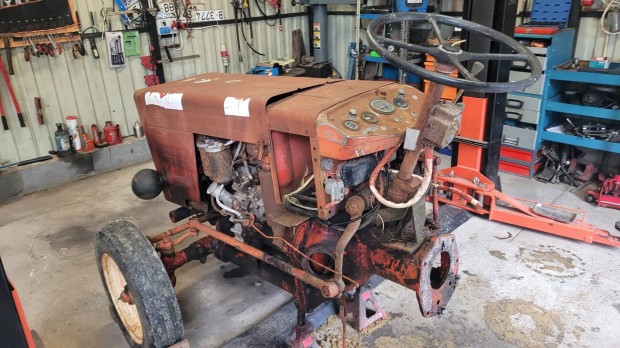 Vlagyimirec T25 Eleje elad