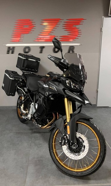 Voge DS900X K�szleten !