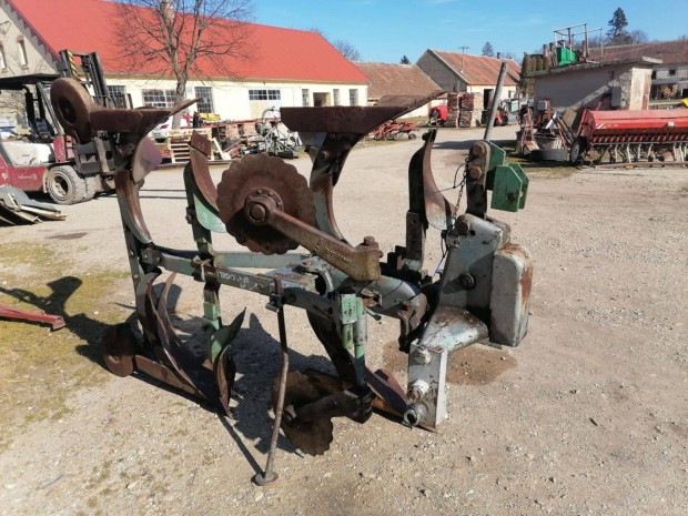 Vogel Noot 2 fejes váltva forgató eke, mechanikus fordítással