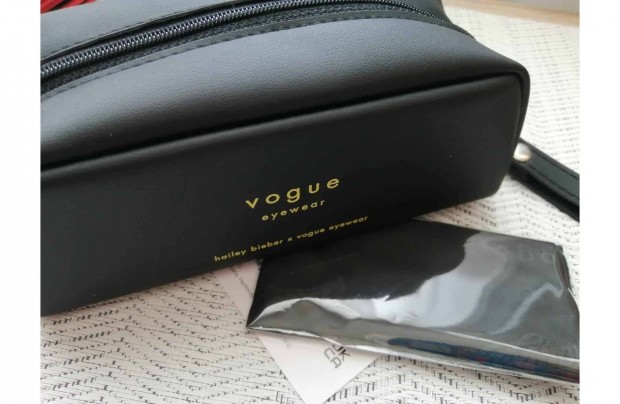 Vogue szemvegtok fekete cipzros (j) eredeti trlkendvel egyben