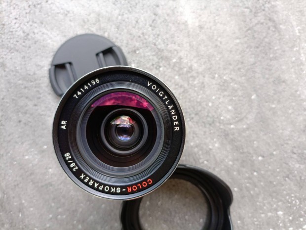 Voigtlander Color-Skoparex 28mm 2.8 objektv Fuji-X adapterrel