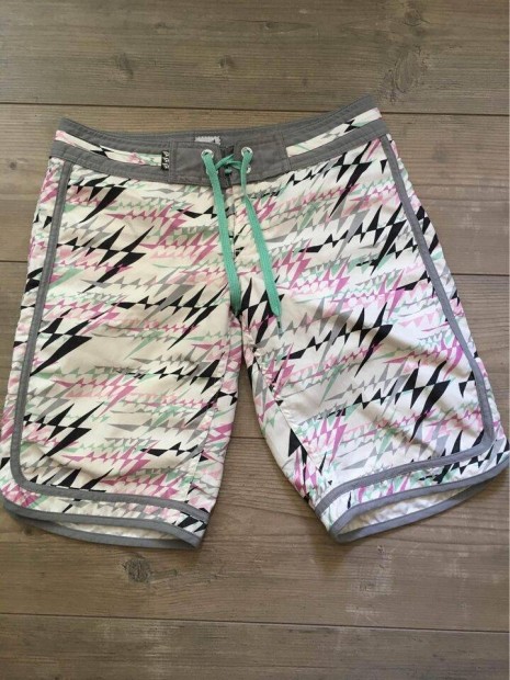 Volcom miss mod bugs & bolt boardshort gyerek mret