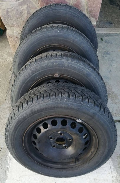 Volkswagen 15 acélfelni+Bridgestone 195/65R15 téli gumi eladó