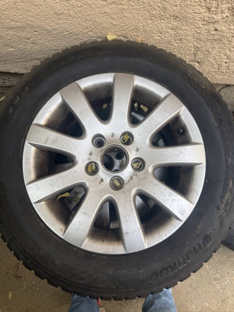 Volkswagen 15 felni szett Hankook tli gumikkal 