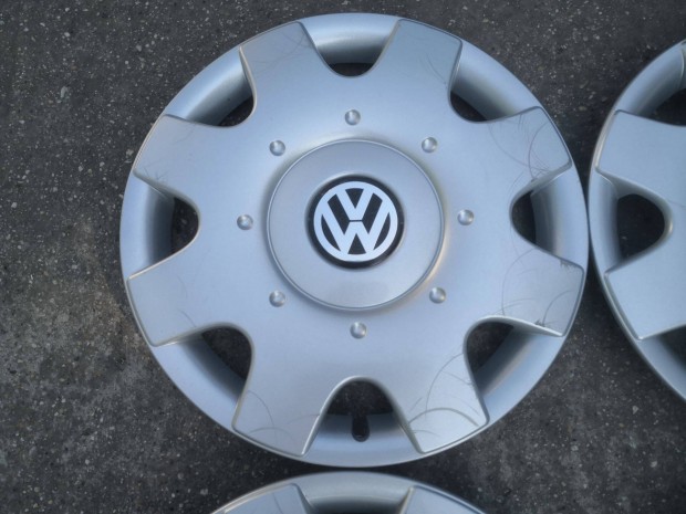 Volkswagen 16-os gyári dísztárcsa