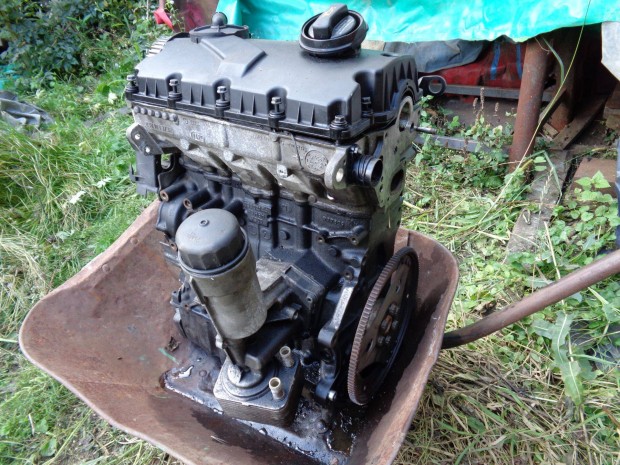 Volkswagen 1,9D passat bontott motor alkatrész AFV