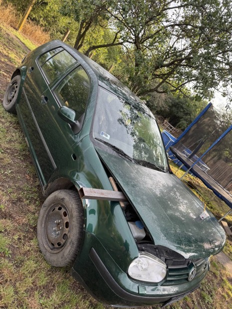 Volkswagen 4 golf bontás