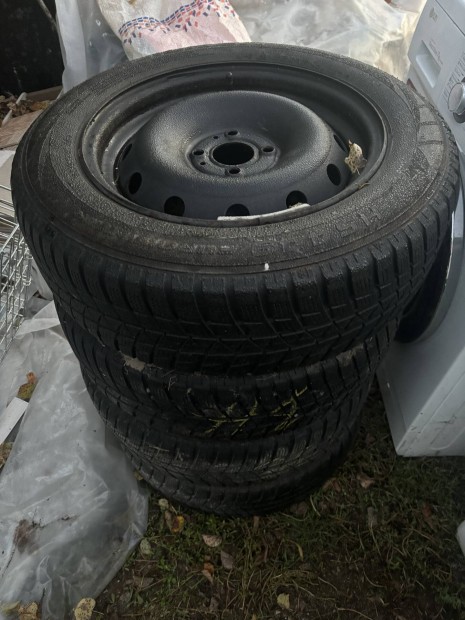 Volkswagen 4x100 lemezfelni 185/65R15 �s gumikkal