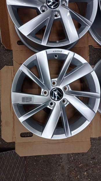 Volkswagen 5x112 lyukoszts 16 colos j Gyri alu felni garnitra